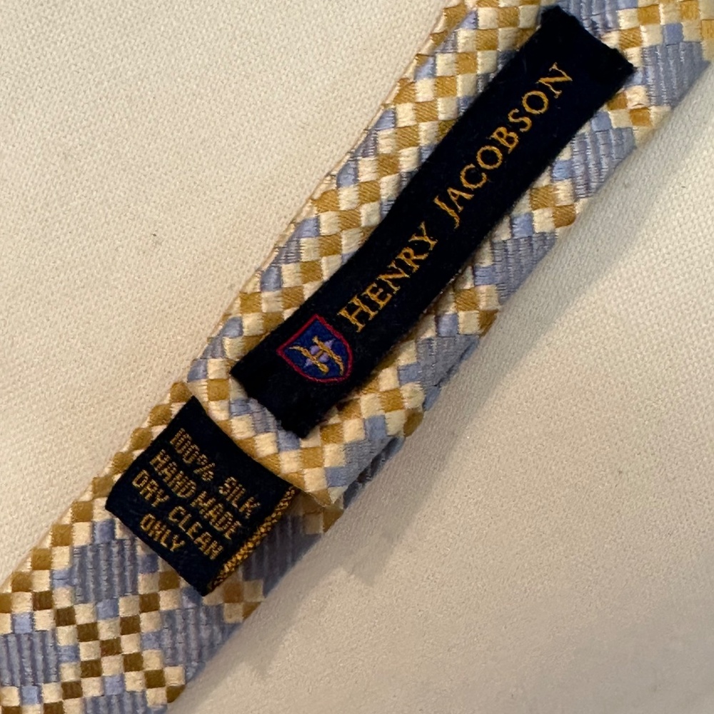 Henry Jacobson 100% silk, blue & gold geometric woven bow tie - Picture 3 of 4